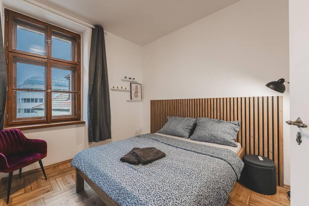 Carolina'S Yoga Apartment Hradec Králové Exteriör bild